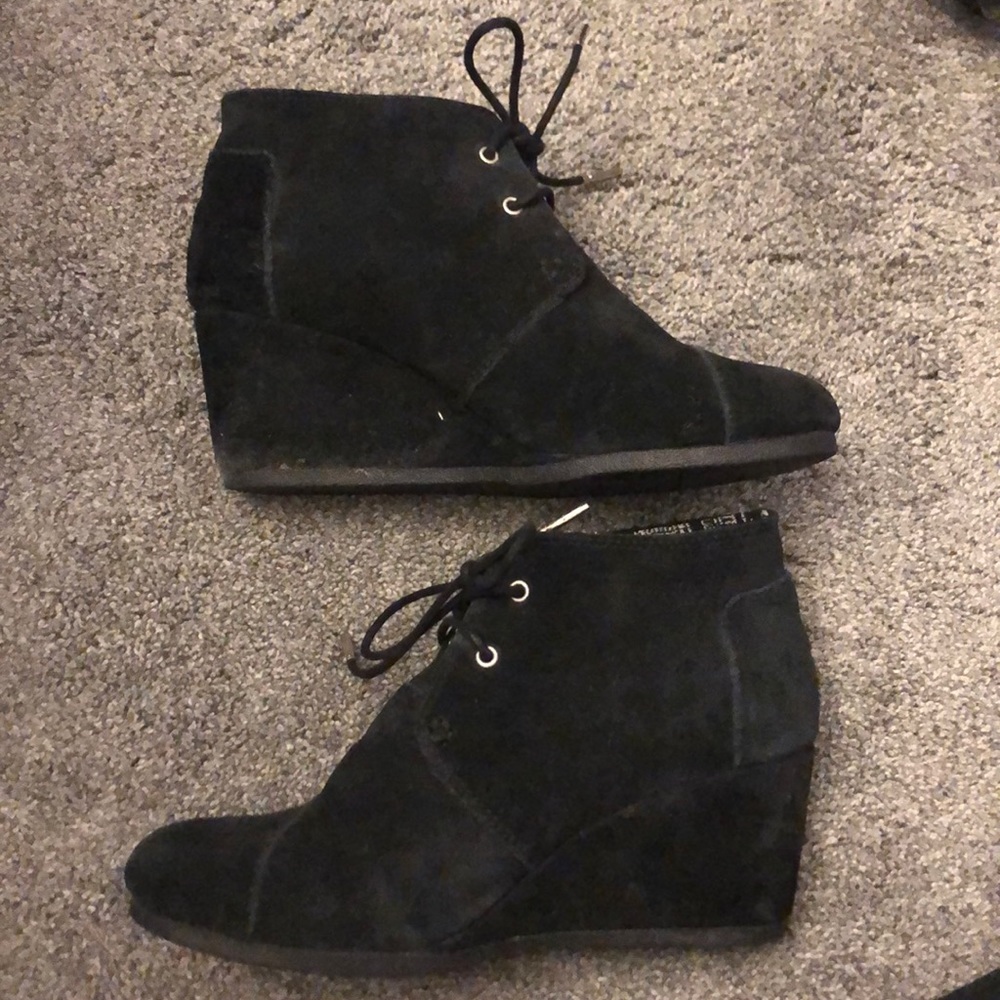 Black Tom’s Wedges